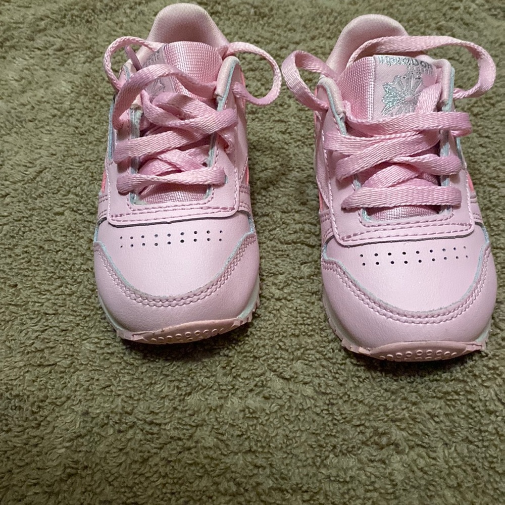 Toddler Reebok classic. No box